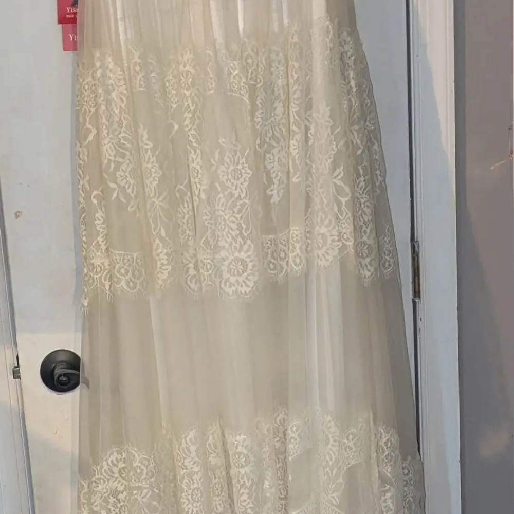 Elegant Cream Lace Maxi Dress